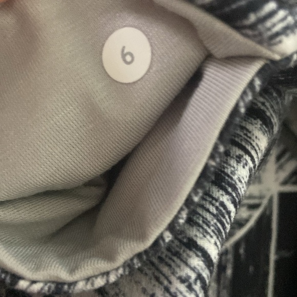 LULULEMON Wunder Under Crop II Full-On Lyon Sz 6 - Picture 4 of 4